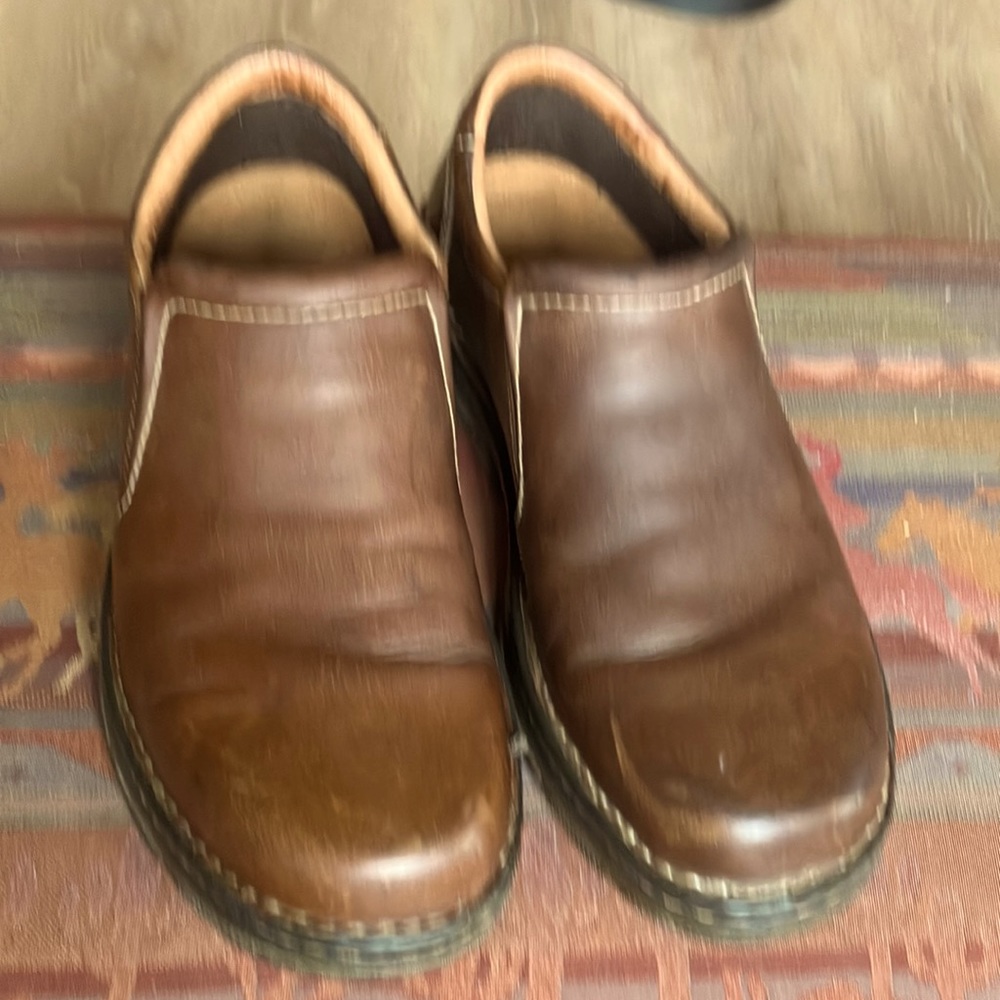 Men’s sturdy ‘slip on’ shoes. Very good condition. Worn lightly.